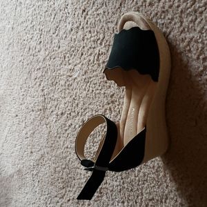 CL Laundry blk wedge size 7